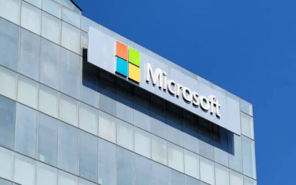 Microsoft bygger AI-infrastruktur i Japan – nå stiger aksjen til Sakura Internet kraftig