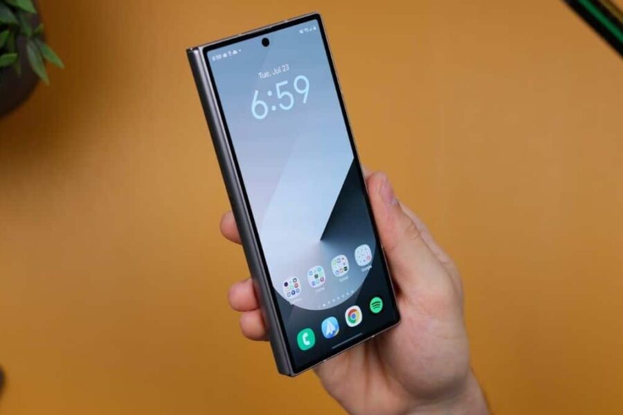 Skroter den gamle meldingsappen allerede i juli – nå må alle Samsung-brukere bytte til Google