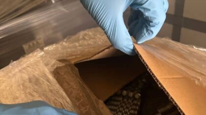 Narkotikabeslag på Svinesund: Tolletaten avdekket over 440.000 ulovlige piller i trailer