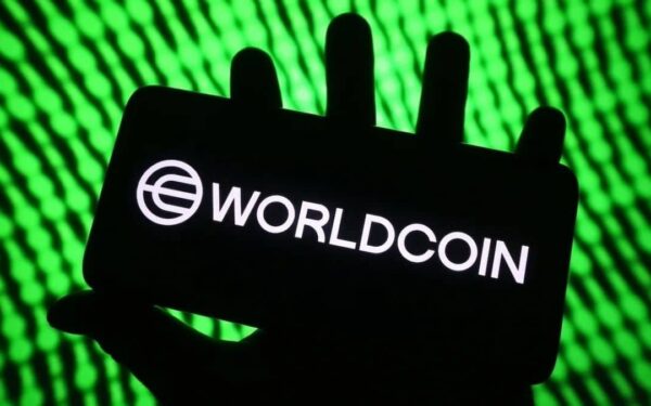 Worldcoin falt 13,4 pst. mens selskapet World lanserte nye samarbeid med Zoom og Tinder