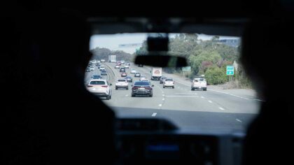 Tre av fire kjører uten førerkort: Derfor vil California bytte ut politibøter med fartsperre