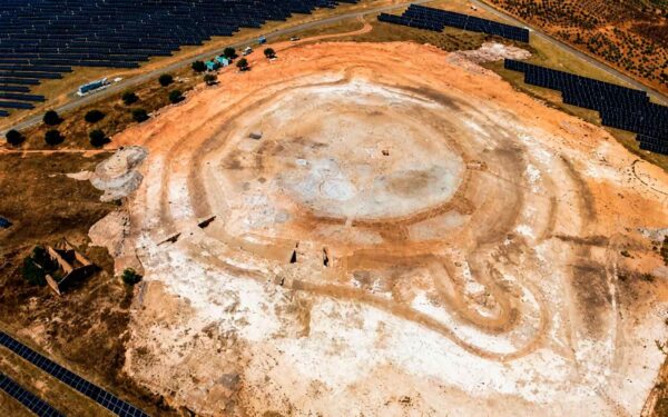 Solkraftutbygging stanset av sensasjonelt funn – avdekket et 5000 år gammelt citadell i sør