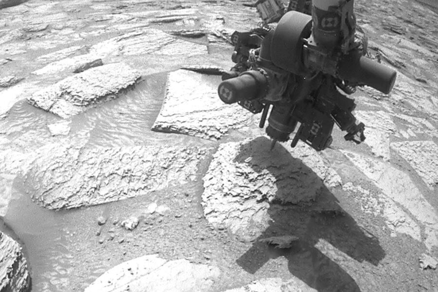 Uventede problemer for Curiosity på Mars – 13 kilos stein kilte seg fast i det avanserte boret