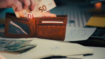 Eurokurs og feriebudsjett: en jordnær guide til å holde kostnadene nede
