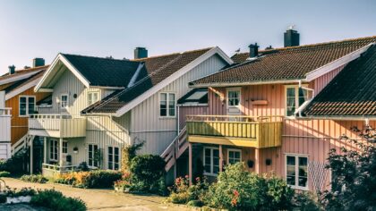 Rekkehus eller leilighet: slik velger du riktig bomiljø for deg