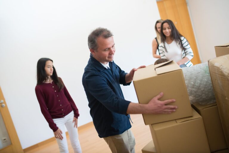 Family packing moving