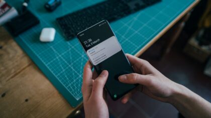 Slik rydder du opp i apper og varsler på mobilen for mer ro i hodet