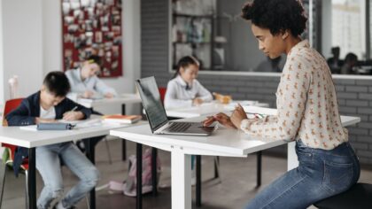 Digitale skriveverktøy i skolen som faktisk hjelper eleven å lære