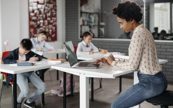 Digitale skriveverktøy i skolen som faktisk hjelper eleven å lære