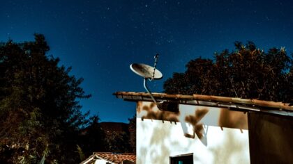 Enkel guide til satellittinternett: når det faktisk er et smart valg