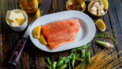Sjømat fra oppdrett eller villfanget fisk: praktisk guide for hverdagsvalg