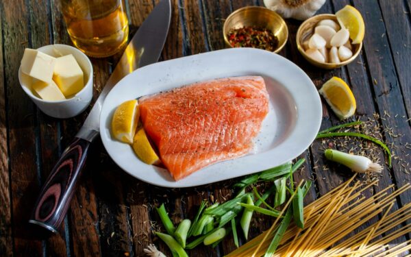 Sjømat fra oppdrett eller villfanget fisk: praktisk guide for hverdagsvalg