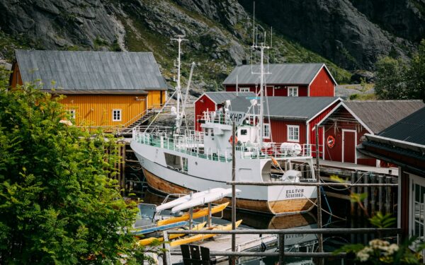 Skånsomme fangstmetoder i norsk kystfiske: hva de betyr for havet og maten din