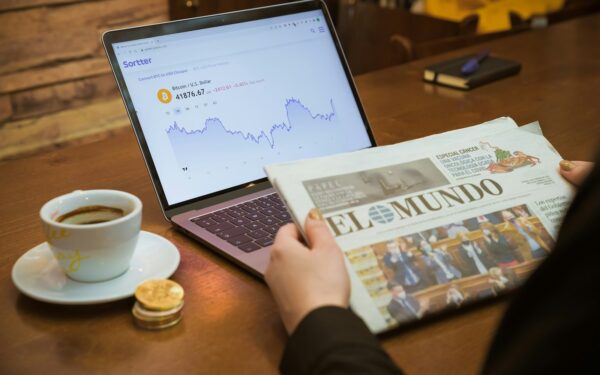 Slik leser du internasjonale nyheter kritisk uten å drukne i informasjon