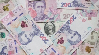 Hvordan svak kronekurs slår ut i økonomien din og hva du kan gjøre med det