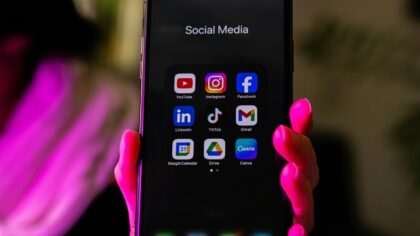 Slik påvirker algoritmer politiske valg: en praktisk guide til digitalt medborgerskap