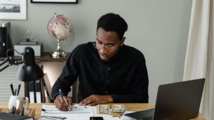 Fondssparing for nybegynnere: slik kommer du i gang uten avansert kunnskap