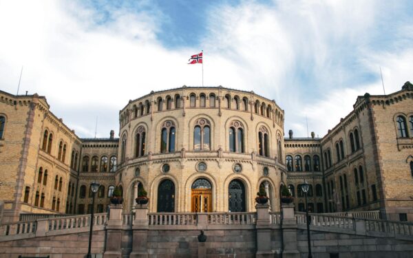 Hva maktfordeling i Norge er, og hvordan du som velger kan bruke den