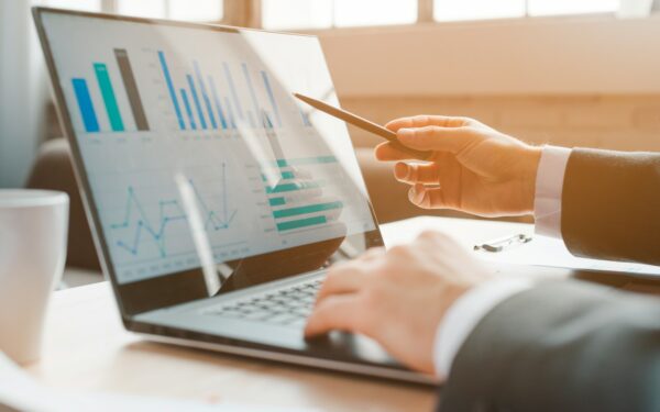 Hvordan bruke kundedata smart i B2B uten å trå feil på personvern og tillit