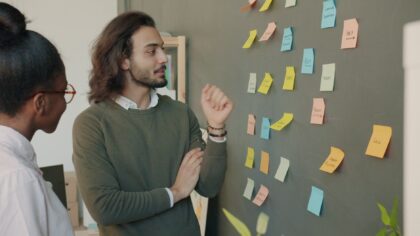 Hvordan små selskaper kan bruke innovasjon i hverdagen uten egne forskningsavdelinger