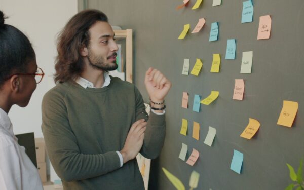 Hvordan små selskaper kan bruke innovasjon i hverdagen uten egne forskningsavdelinger