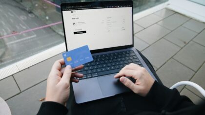 Slik handler du sikrere på nett: en jordnær guide til netthandel uten dyre feil