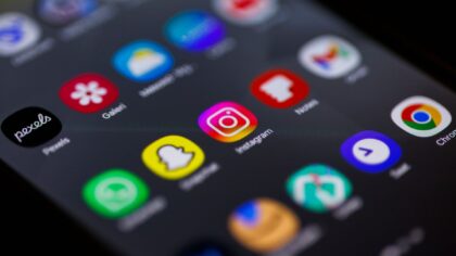 Slik rydder du opp i app-kaoset: enkel metode som gir ro på mobilen