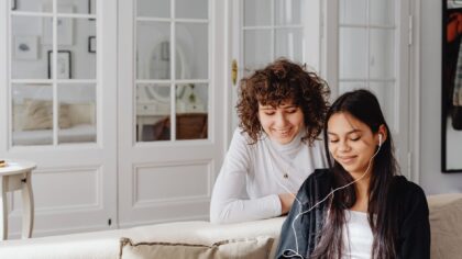 Slik starter du din egen podkastlytteklubb med venner uten mye styr