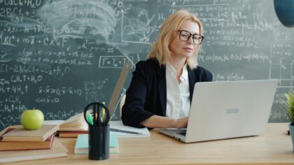 Digitale klasserom i verden: hva som faktisk fungerer for elever, ikke bare for teknologien