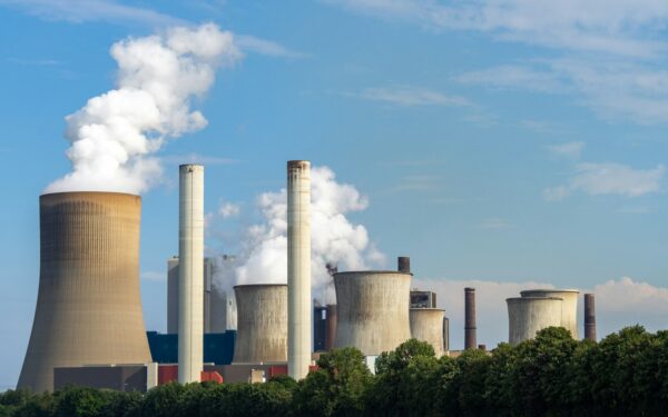 Hva er karbonfangst i praksis: enkel guide til teknologien som kan fjerne CO2 fra utslipp